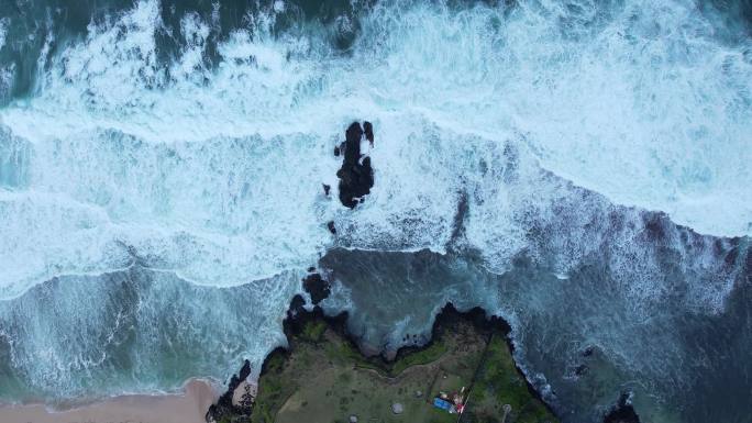 【4K航拍】俯视海浪视频素材