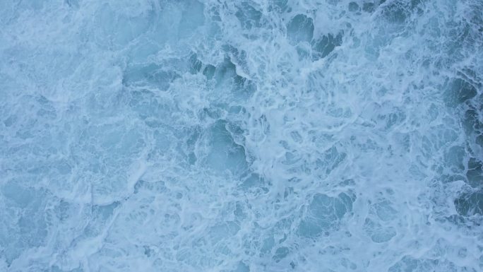 【4K航拍】俯视大海海浪撞击唯美画面感