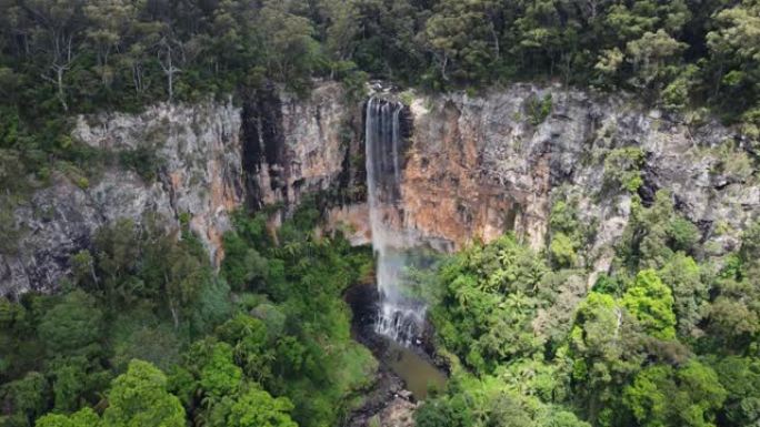 Purlingbrook瀑布，澳大利亚黄金海岸附近的Springbrook NP