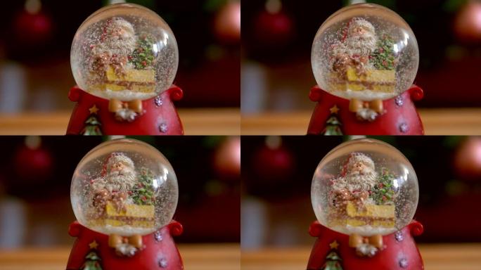 水晶球中的圣诞老人和雪花