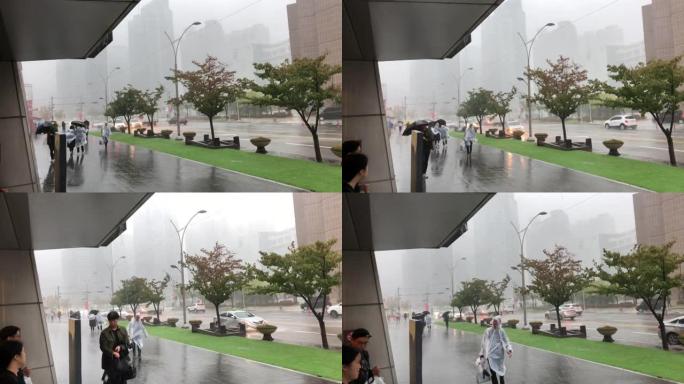 韩国釜山-2019年10月: 在海云台的比夫村看到台风袭击韩国釜山的场景
