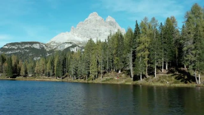 安托尔诺湖和拉瓦雷多山脉的Tre Cime Di