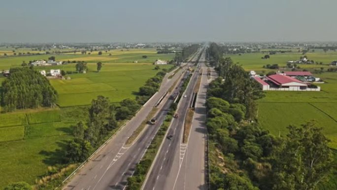 旁遮普邦卢迪亚纳德里-查mu-木尔坦路的鸟瞰图。斯利那加-kanyakumari高速公路。发展印度概