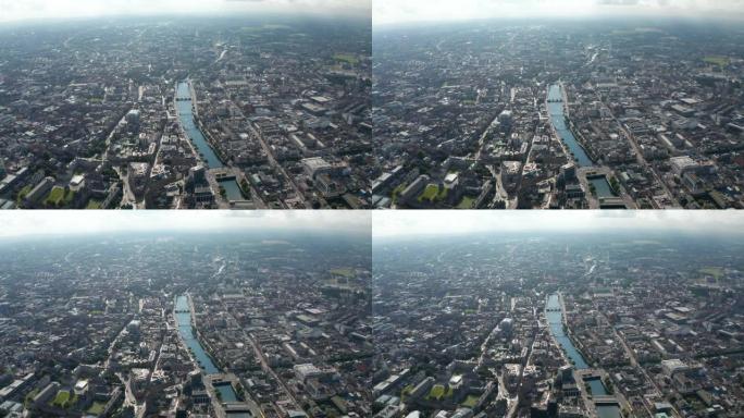 按河流划分的城市的航拍画面。几座横跨利菲河和连接河岸的桥梁。爱尔兰都柏林