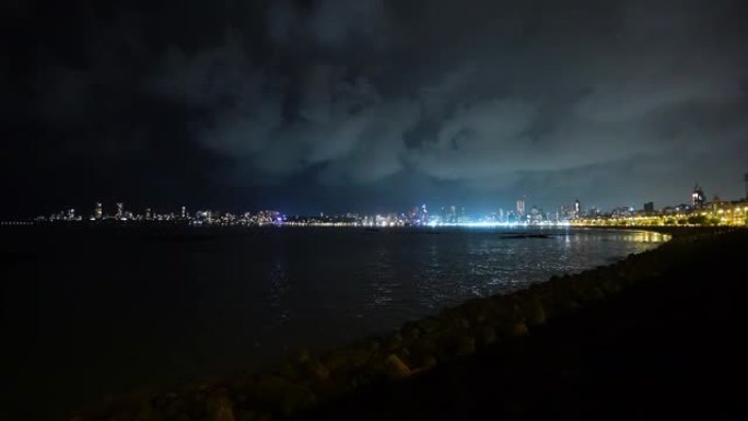 孟买的夜景广角拍摄距离阿拉伯海