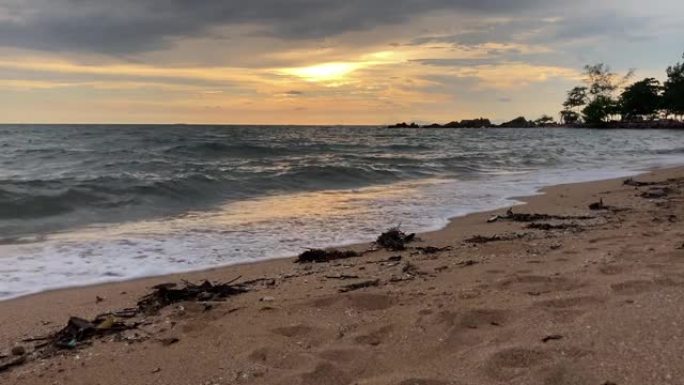 日落宁静的海滩海边日落海边晚霞海浪