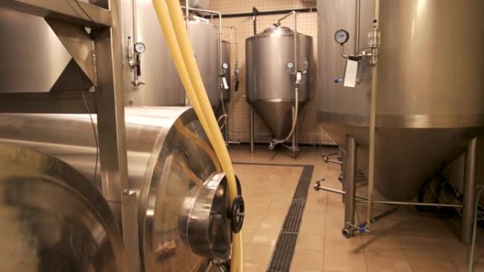 小型啤酒厂，精酿啤酒生产。