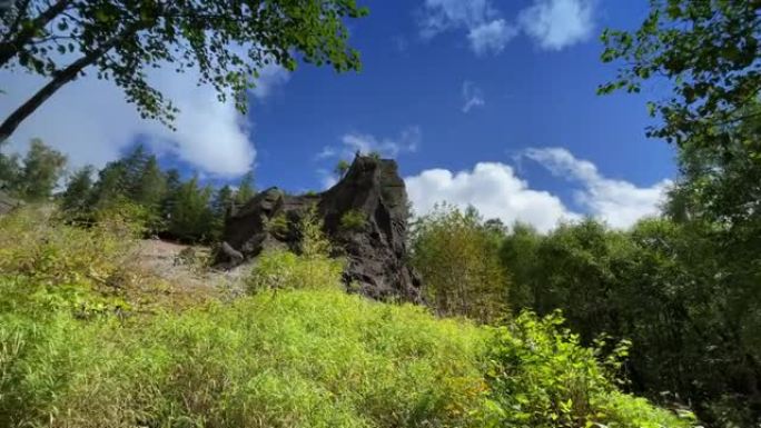 宁静的景象，火山国家公园独特的生态系统