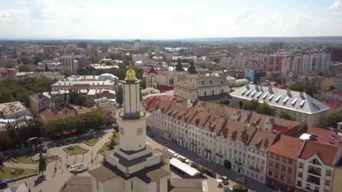 乌克兰伊万诺-弗兰科夫斯克市历史中心的鸟瞰图。