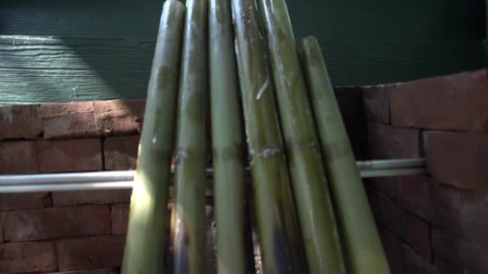 乐芒烹饪，竹子饭的一种。Lemang由糯米制成，用空心竹子中的椰奶煮熟。常见于文莱、印度尼西亚、马来