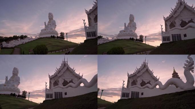 泰国清莱Wat Huay Pla Kang佛寺美丽的白色大观音雕像。