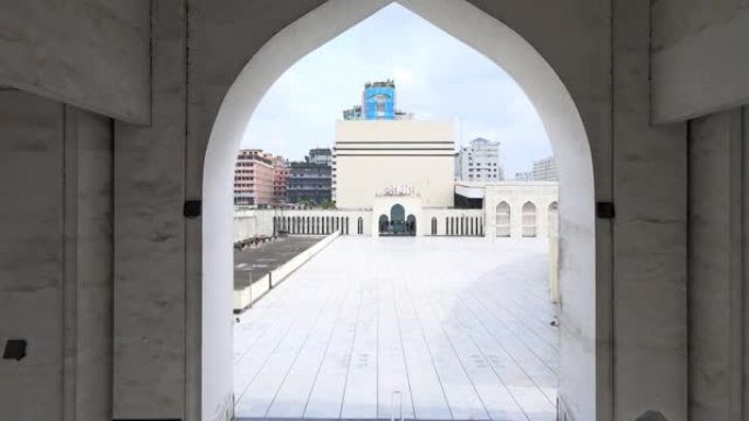 达卡市白天，孟加拉国Baitul Mukarram国家清真寺的无人机拍摄