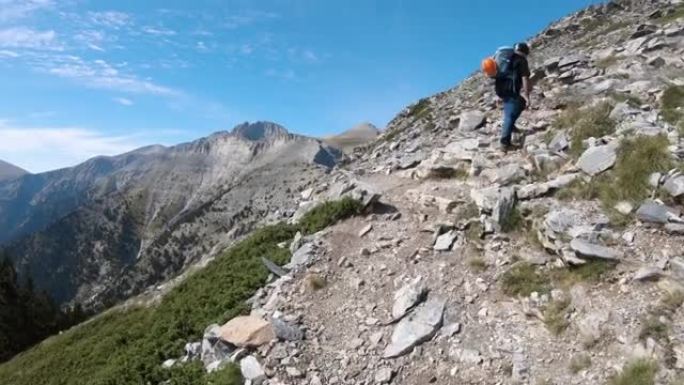 上升到奥林巴斯。爬到希腊最高峰奥林匹斯山的山顶