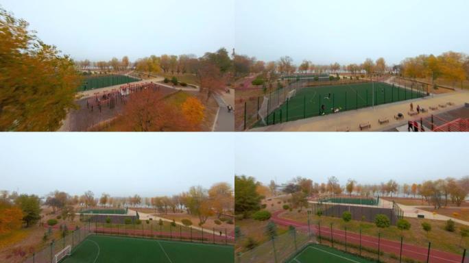 鸟瞰图。公园有篮球和足球场以及训练平台。城市公园。运动区