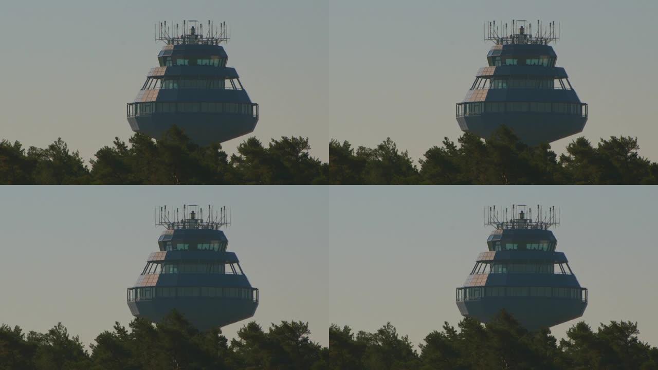 带雷达的空中交通管制塔