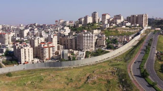 以色列和巴勒斯坦被安全围栏划分为鸟瞰图