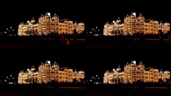 在印度卡纳塔克邦举行的年度Dussehra节2021中，迈索尔王宫的皇家Ambavilas宫殿的夜景