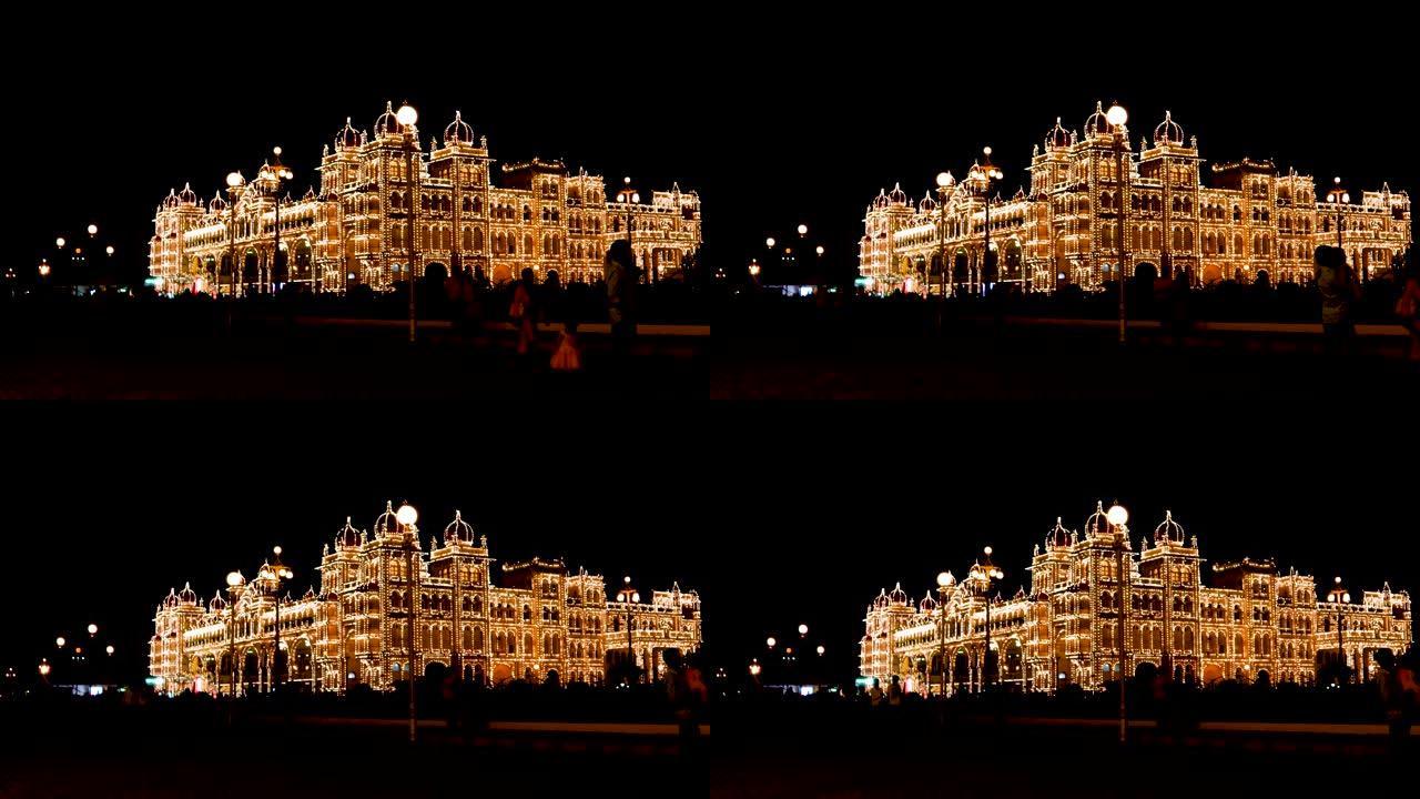 在印度卡纳塔克邦举行的年度Dussehra节2021中，迈索尔王宫的皇家Ambavilas宫殿的夜景