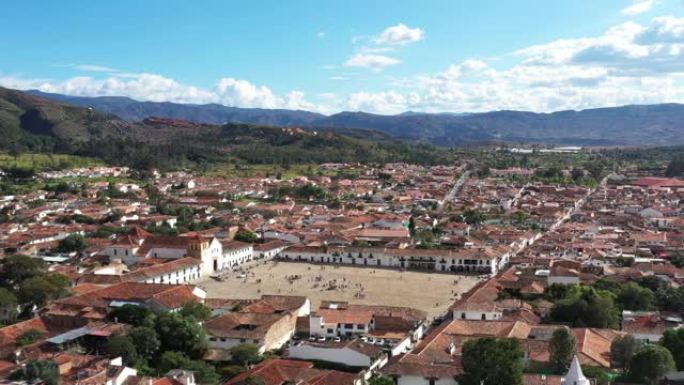 莱瓦别墅 (Villa de Leyva) 镇中央广场的鸟瞰图。哥伦比亚。