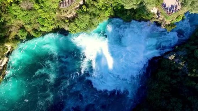 新西兰陶波怀卡托河的胡卡瀑布