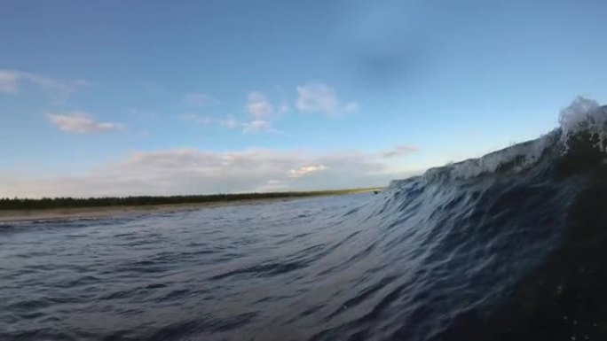 绿板冲浪者冲浪波罗的海海浪POV