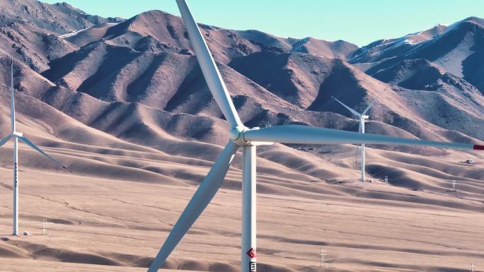 赛里木湖 风力发电 新能源 风车