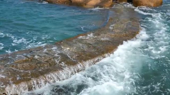 海水淹没岩石小径海边美景海边海浪大海素材