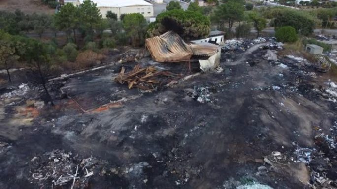 旧工厂无人驾驶飞机轨道着火后碎片的鸟瞰图