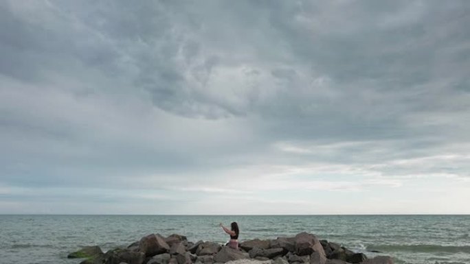 娱乐练习灵魂康复舞蹈女人海