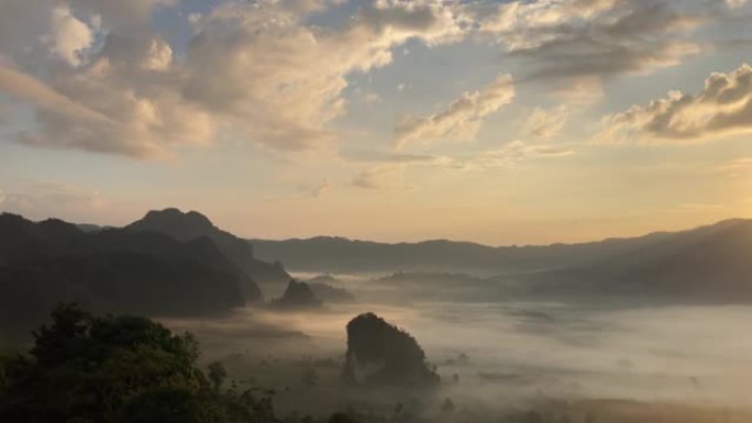 日出时的山地景观山河壮丽