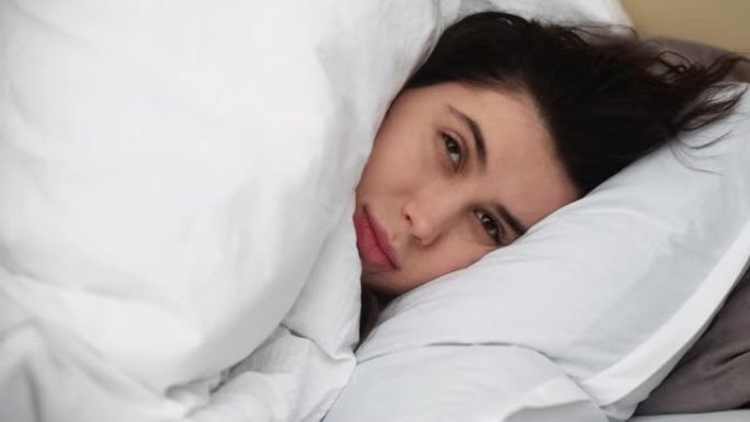 睡眠剥夺失眠问题累女人床