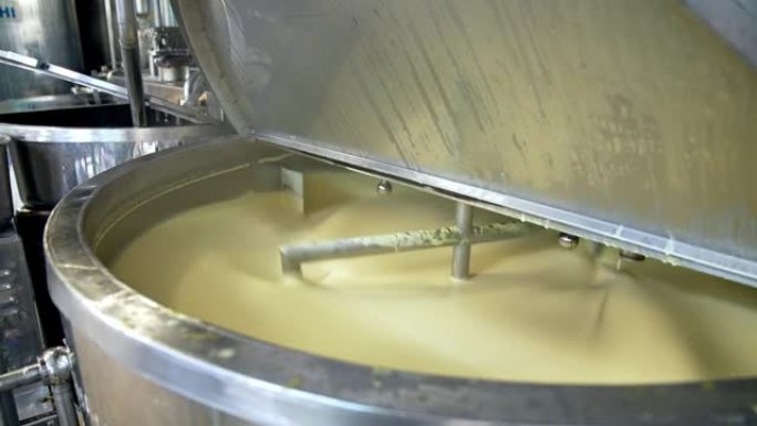 乳制品厂黄油生产的特写视图