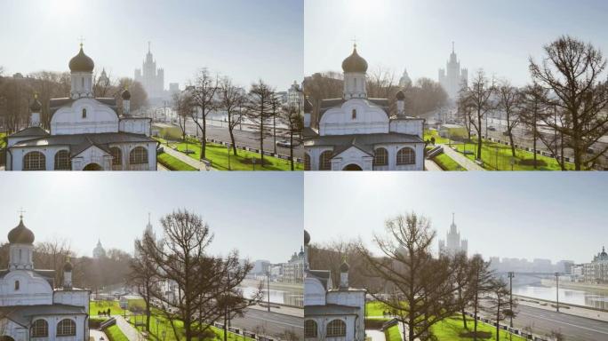 俄罗斯莫斯科河的Kotelnicheskaya堤防和圣安娜构想教堂的视图