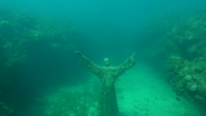 深渊的水下基督