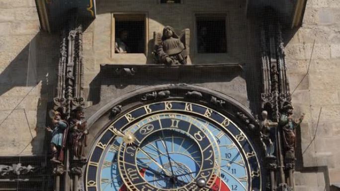 布拉格天文钟(或Orloj)在演出时间，捷克共和国