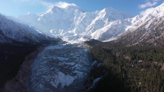 巴基斯坦北部冰川的风景鸟瞰图