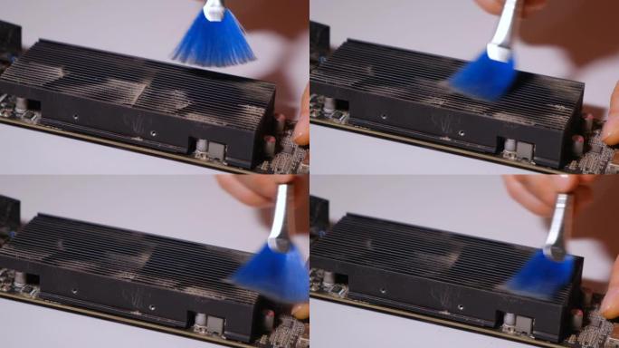 电脑向导从灰尘中刷视频卡。
