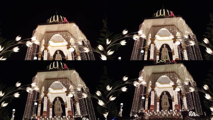在印度Mysuru举行的Dasara节期间，为最后一位王公提供照明的Jayachamaraja纪念馆