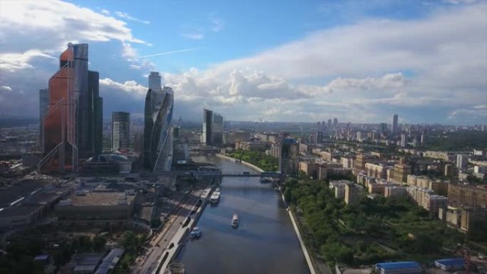 俄罗斯阳光明媚的夏日现代莫斯科市河空中全景4k