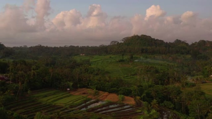 日落时间巴厘岛著名米台空中全景4k印度尼西亚