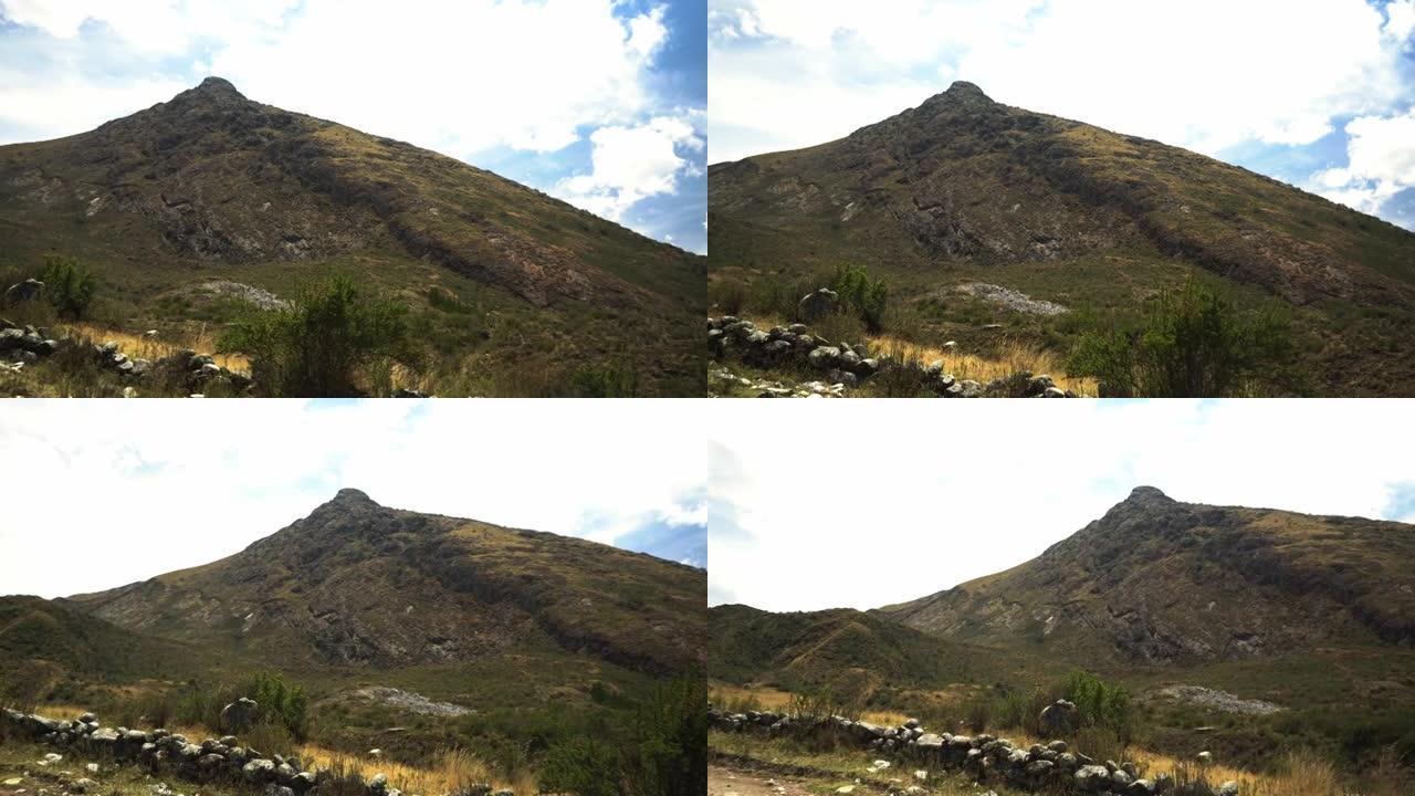 一座大山的景色，以前是雪山，现在由于秘鲁瓦拉斯高地的气候变化而不再是雪山