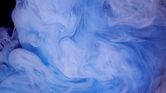 生动多彩的紫蓝粉色丙烯酸涂料水滴云运动纹理背景