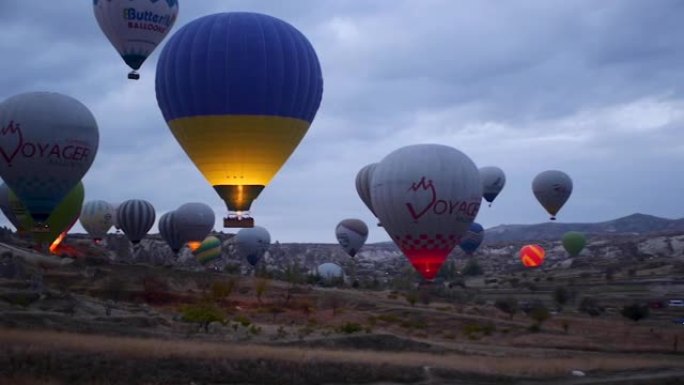 热气球飞走，卡帕多细亚，土耳其，fc01