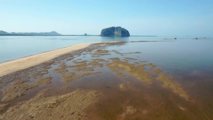 泰国沙敦省安达曼海海面沙丘酒吧的空中无人机视图