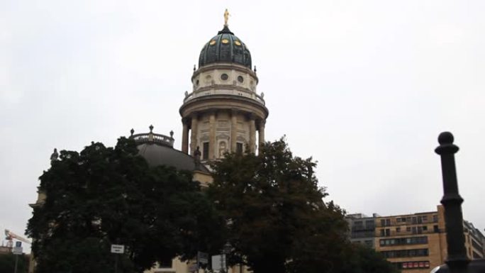 德国柏林-2014年8月: 德国柏林的柏林大教堂。教堂的形成可以追溯到1451年。