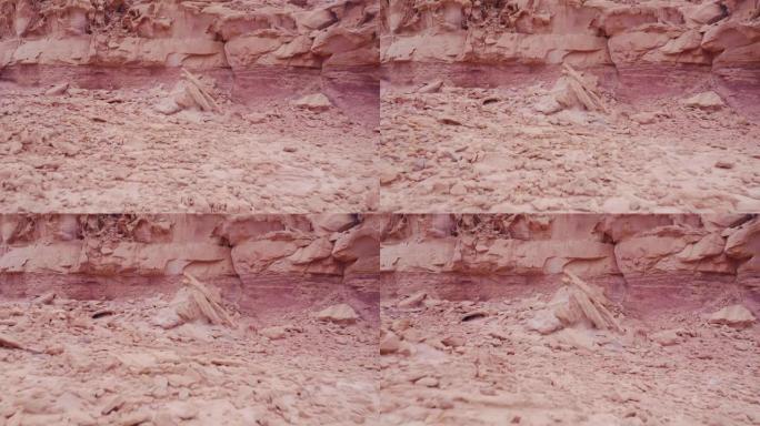 沙漠山脉景观中的岩石结构视图