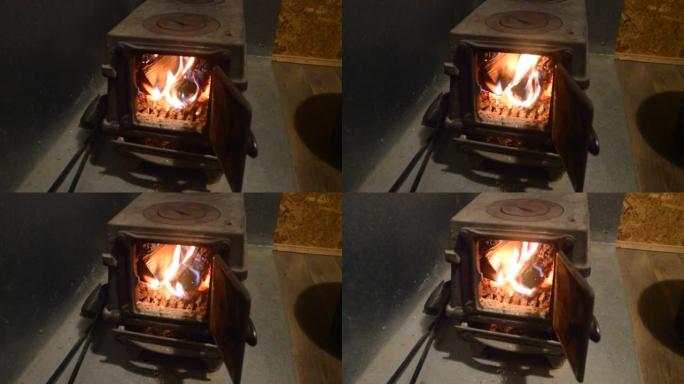木柴在加热炉的炉内燃烧