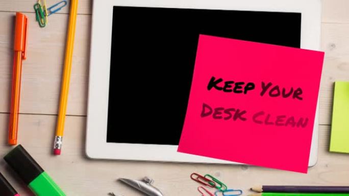 动画保持你的桌子干净的备忘录笔记上的文字在写字台上