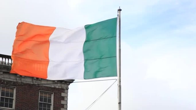 都柏林圣帕特里克节游行的爱尔兰国旗