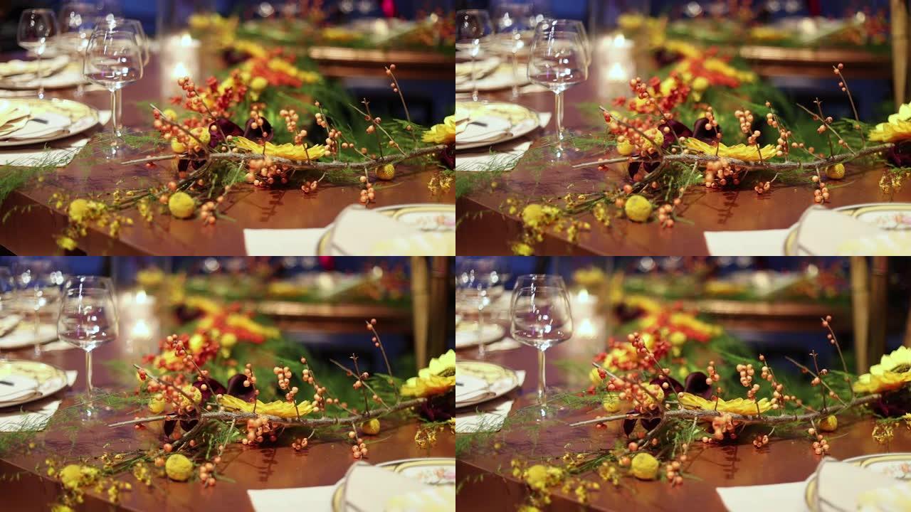 向日葵概念婚礼桌，黄花概念餐桌，婚礼桌花饰，豪华餐桌准备，优雅的婚礼请柬桌